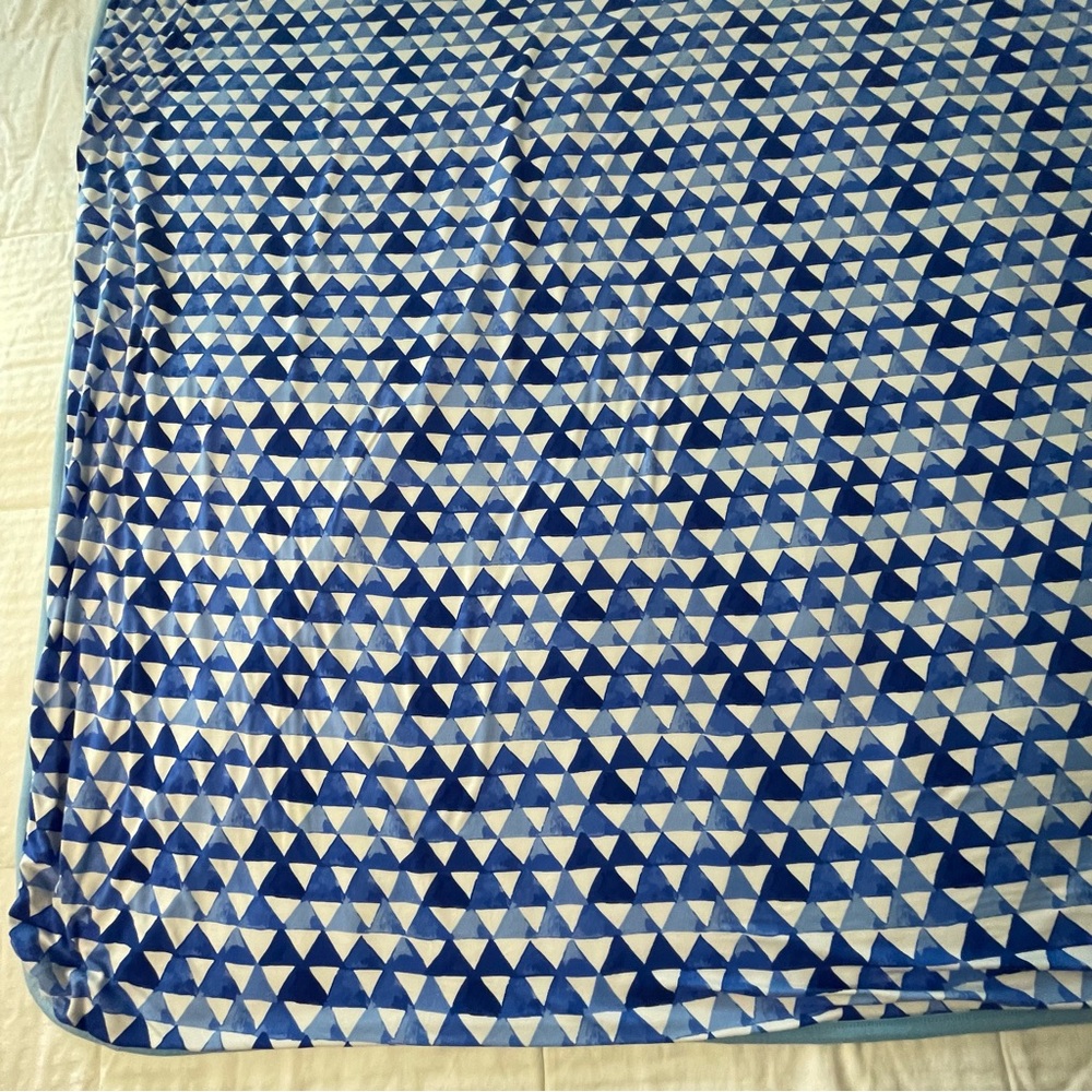 Little Sleepies Blue Rainbow Large Cloud Reversible Blanket Approx 50”X 50” - Picture 8 of 16